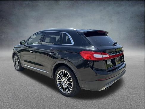 Used 2016 Lincoln MKX Reserve w/ Technology Package FWD image 5