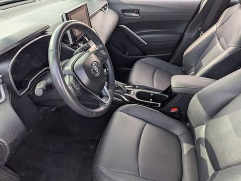 Used 2025 Toyota Corolla Cross XLE image 21