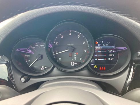 Used 2026 Porsche Macan AWD/4WD image 8