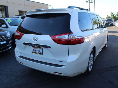 Used 2015 Toyota Sienna Limited Premium FWD image 7