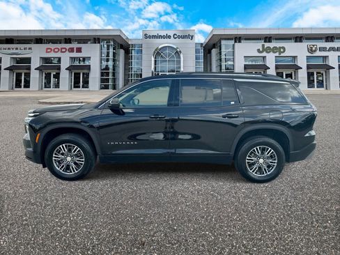 Used 2026 Chevrolet Traverse LT FWD image 5