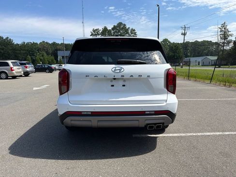 Used 2023 Hyundai Palisade SEL FWD image 6