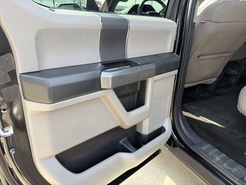 Used 2017 Ford F150 XLT image 13