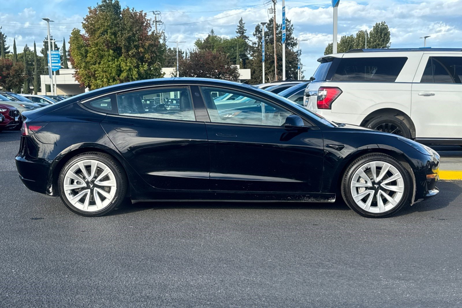 Used 2022 Tesla Model 3 Long Range AWD/4WD image 8