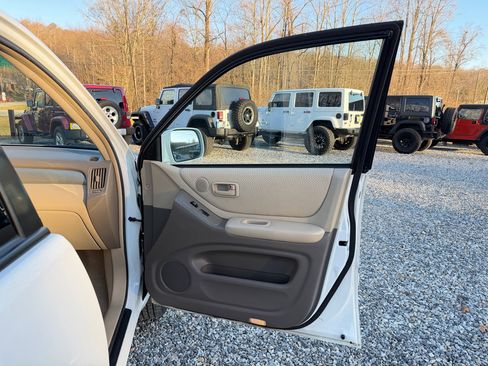 Used 2006 Toyota Highlander 2WD image 16