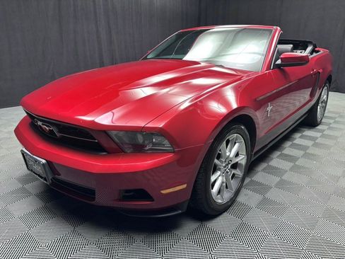 Used 2010 Ford Mustang Premium RWD image 3