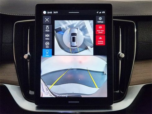 Used 2025 Volvo XC90 B6 Plus image 18