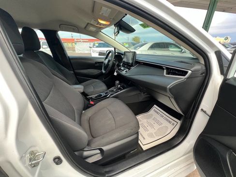 Used 2022 Toyota Corolla LE FWD image 12