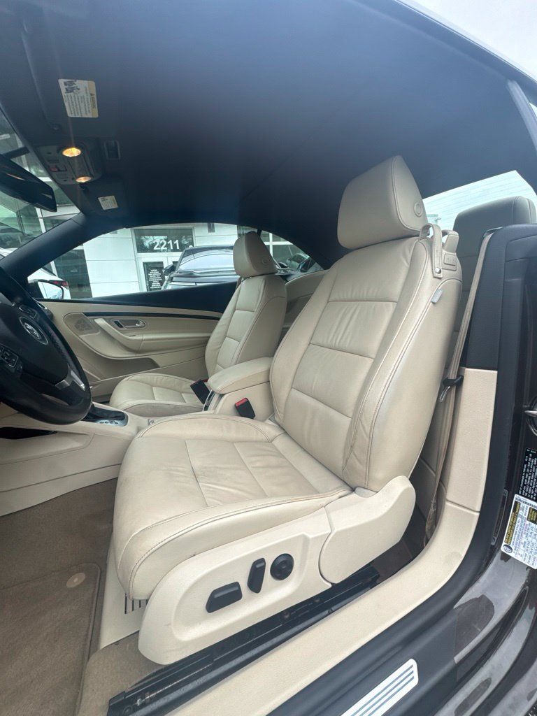 Used 2015 Volkswagen Eos Executive FWD image 13