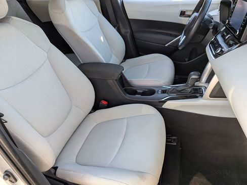 Used 2022 Toyota Corolla Cross LE image 31