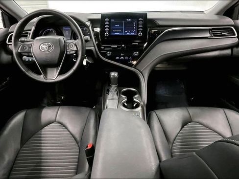 Used 2024 Toyota Camry SE image 18