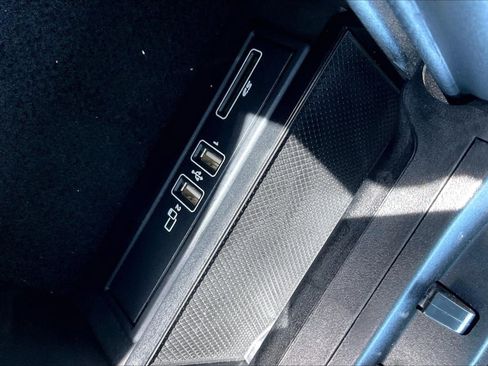 Used 2018 Mercedes-Benz C 300 Sedan image 29