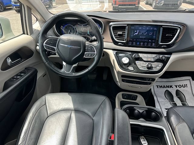 Used 2019 Chrysler Pacifica Touring-L Plus w/ Advanced Safetytec Group FWD image 31