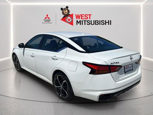 Used 2024 Nissan Altima 2.5 SR FWD image 3