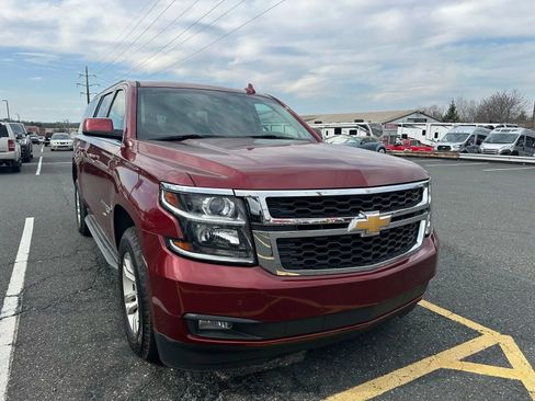 Used 2016 Chevrolet Suburban LT w/ Luxury Package image 11