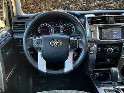 Used 2016 Toyota 4Runner SR5 image 5