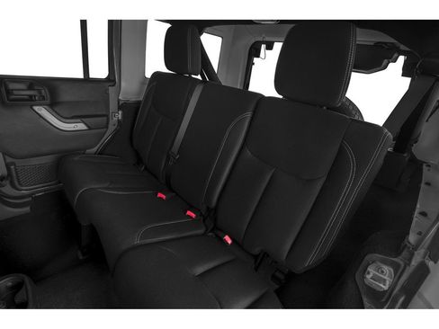 Used 2015 Jeep Wrangler Unlimited Sahara AWD/4WD image 8