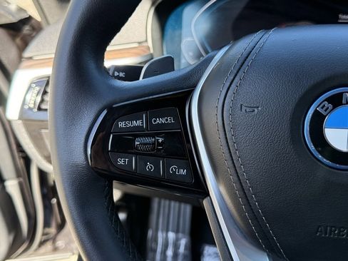 Certified 2023 BMW 530e w/ Convenience Package image 23