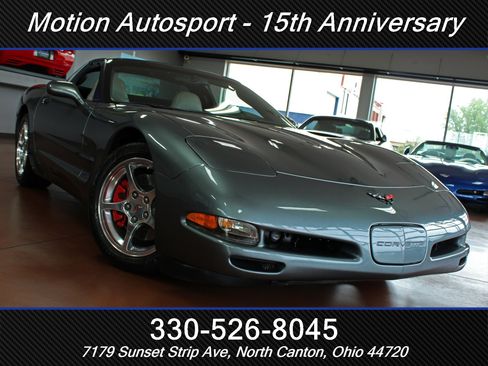 Used 2004 Chevrolet Corvette Coupe w/ Preferred Equipment Group RWD image 51