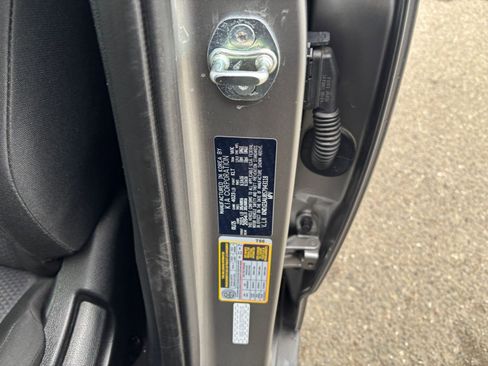 Used 2025 Kia Soul LX w/ LX Technology Package FWD image 29