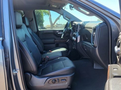 Used 2021 GMC Sierra 1500 SLT w/ X31 Off-Road Package AWD/4WD image 16