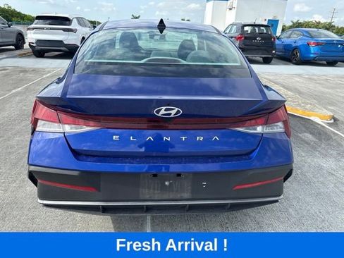 Used 2024 Hyundai Elantra SE FWD image 16