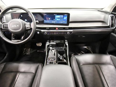 Certified 2024 Kia Sorento SX AWD/4WD image 3
