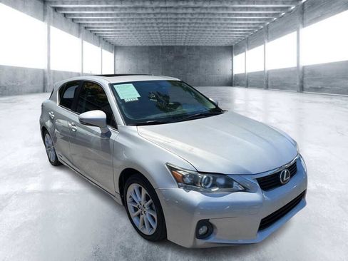 Used 2013 Lexus CT 200h FWD image 2
