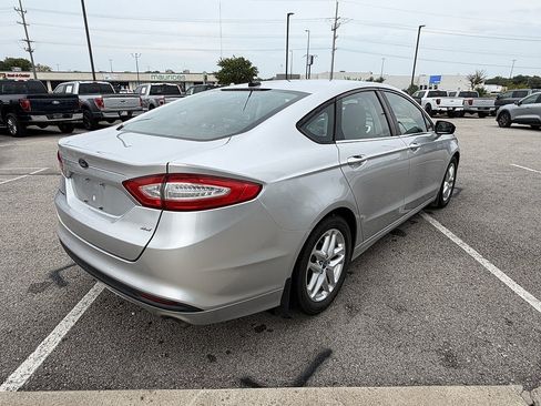 Used 2013 Ford Fusion SE FWD image 5