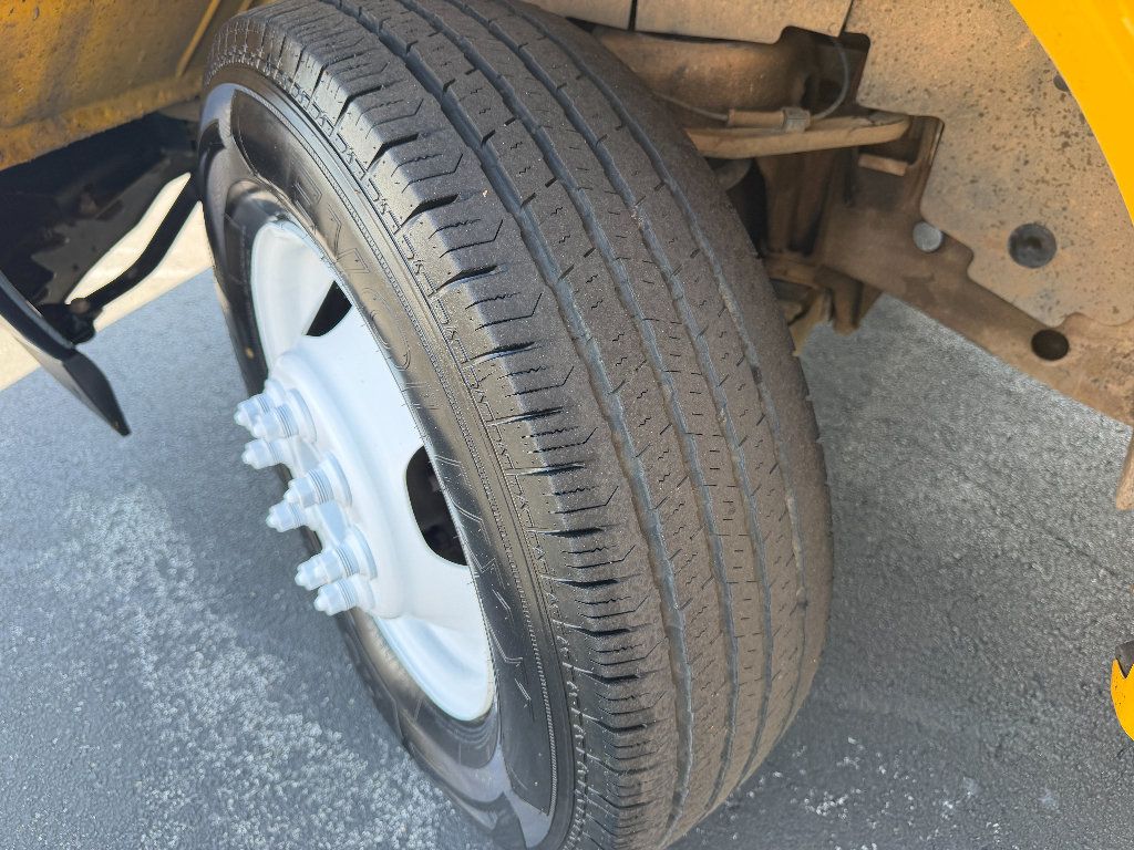 Used 2020 GMC Savana 3500 Extended RWD image 19