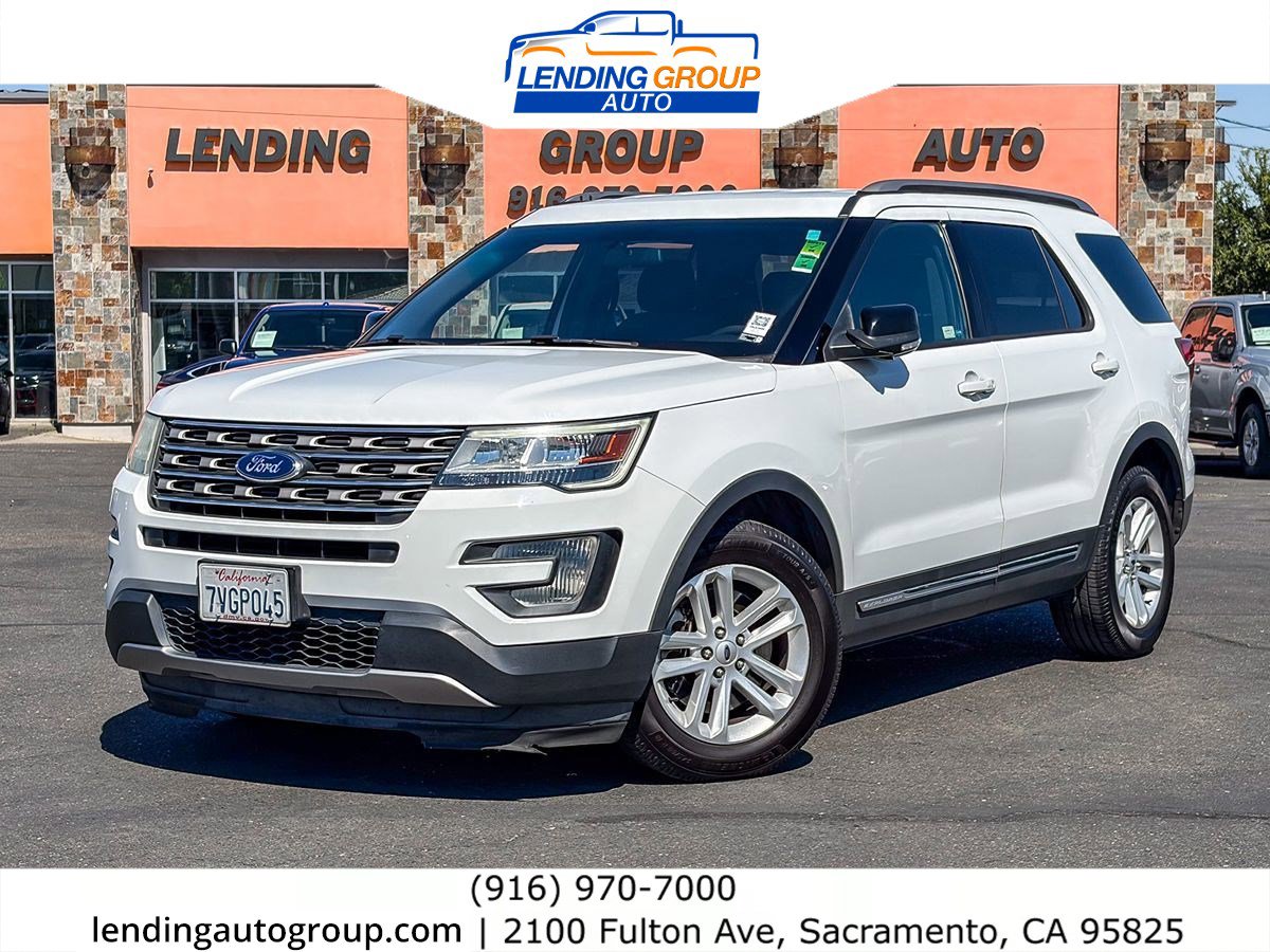Used 2017 Ford Explorer XLT FWD image 1