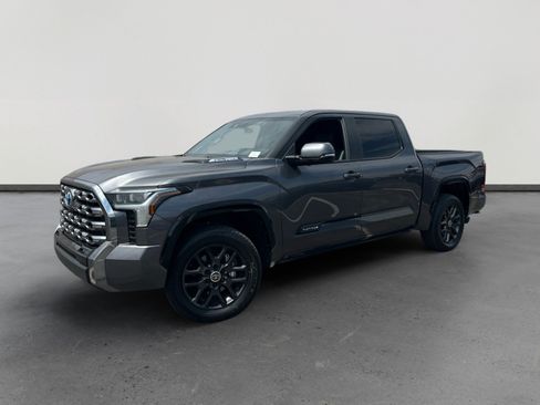 Used 2024 Toyota Tundra Platinum AWD/4WD image 1