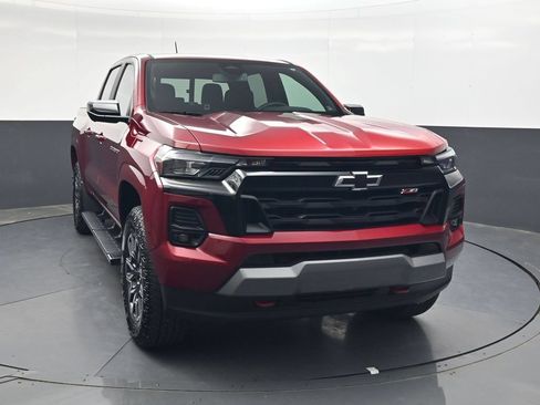 Used 2026 Chevrolet Colorado Z71 w/ Technology Package AWD/4WD image 2