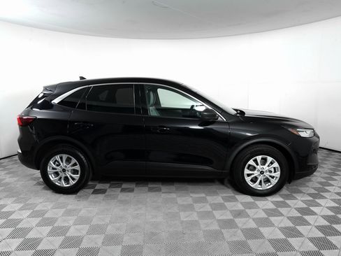 Used 2023 Ford Escape Active image 4