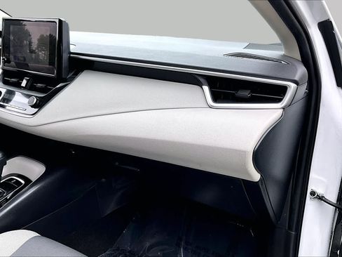 Used 2024 Toyota Corolla LE FWD image 18
