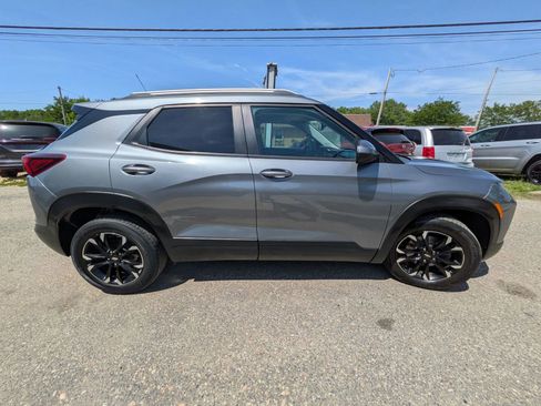 Used 2021 Chevrolet TrailBlazer LT w/ Convenience Package FWD image 6