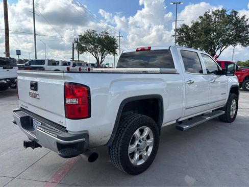 Used 2018 GMC Sierra 2500 SLT w/ Duramax Plus Package AWD/4WD image 3