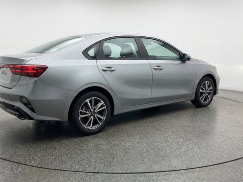 Used 2024 Kia Forte LXS FWD image 9