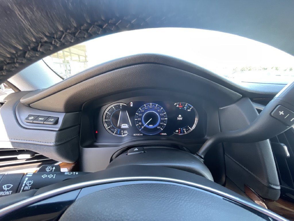 Certified 2018 Cadillac Escalade Premium Luxury AWD/4WD image 11