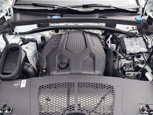 New 2026 Porsche Macan AWD/4WD image 26