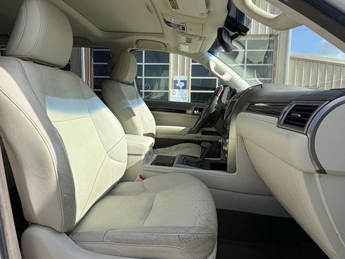 Used 2019 Lexus GX 460 Premium w/ Premium Package AWD/4WD image 30
