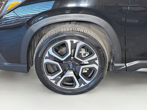 Used 2024 Subaru Ascent Limited w/ Technology Package image 11