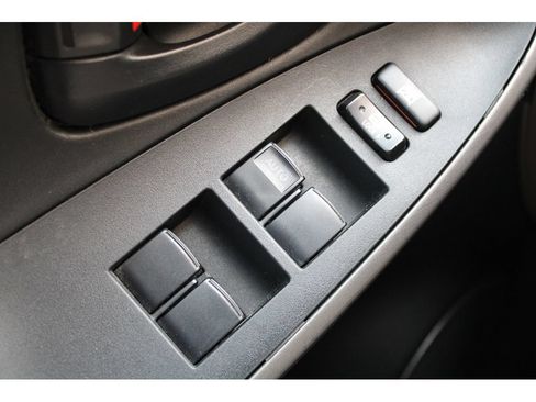 Used 2006 Toyota RAV4 Limited AWD/4WD image 35