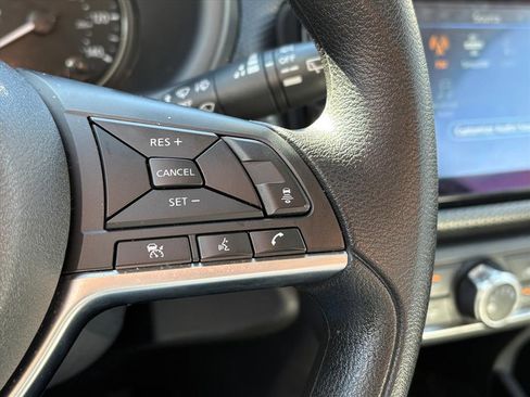 Used 2024 Nissan Kicks SV image 13