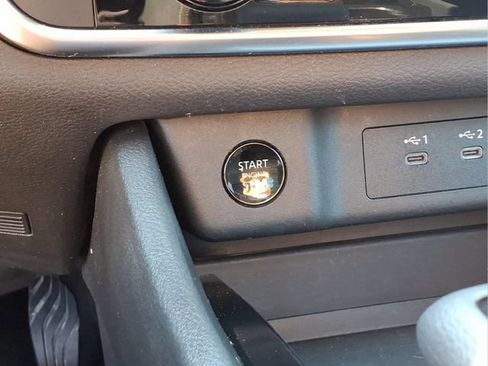 Used 2024 Nissan Rogue S FWD image 11