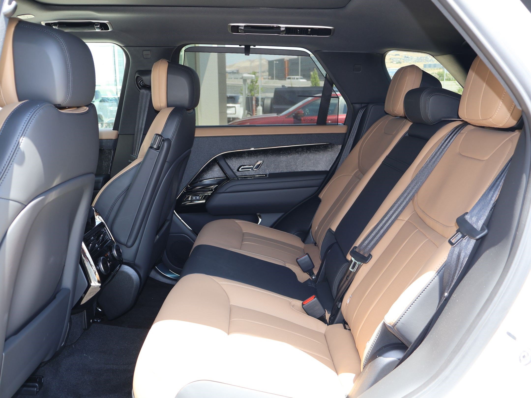 New 2026 Land Rover Range Rover Sport Dynamic SE AWD/4WD image 18