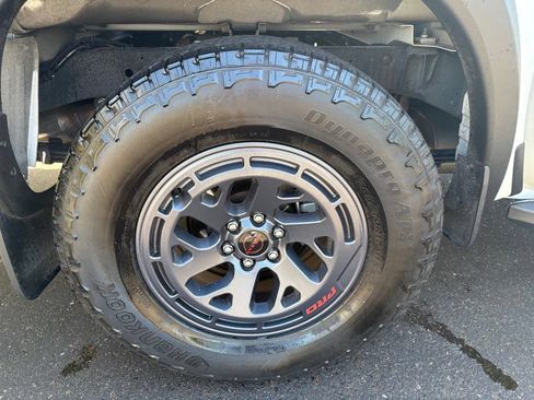 Used 2025 Nissan Frontier PRO-4X AWD/4WD image 6