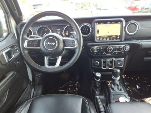 Used 2023 Jeep Wrangler Unlimited Sahara w/ Cold Weather Group AWD/4WD image 21