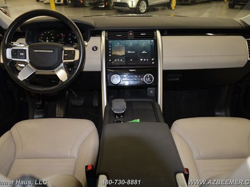 Used 2022 Land Rover Discovery S image 16