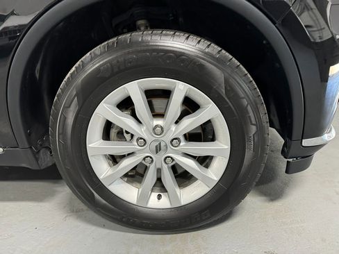 Used 2019 Dodge Durango SXT image 2